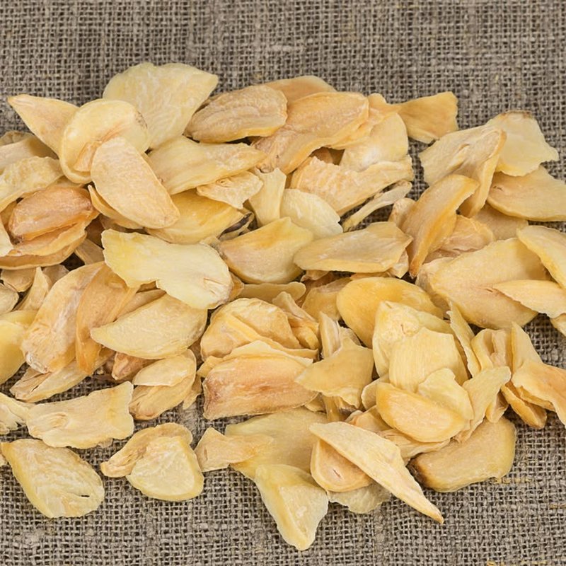Garlic flakes